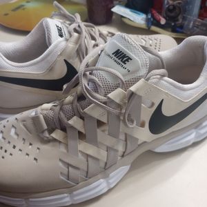 Nike Lunar Fingertrap TR Beige Pale Grey Sneakers  Men